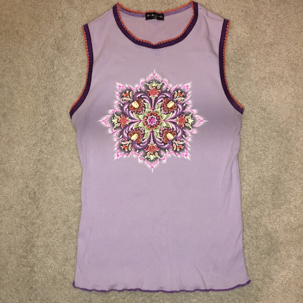 ❤️Cute throwback 90’s style tank